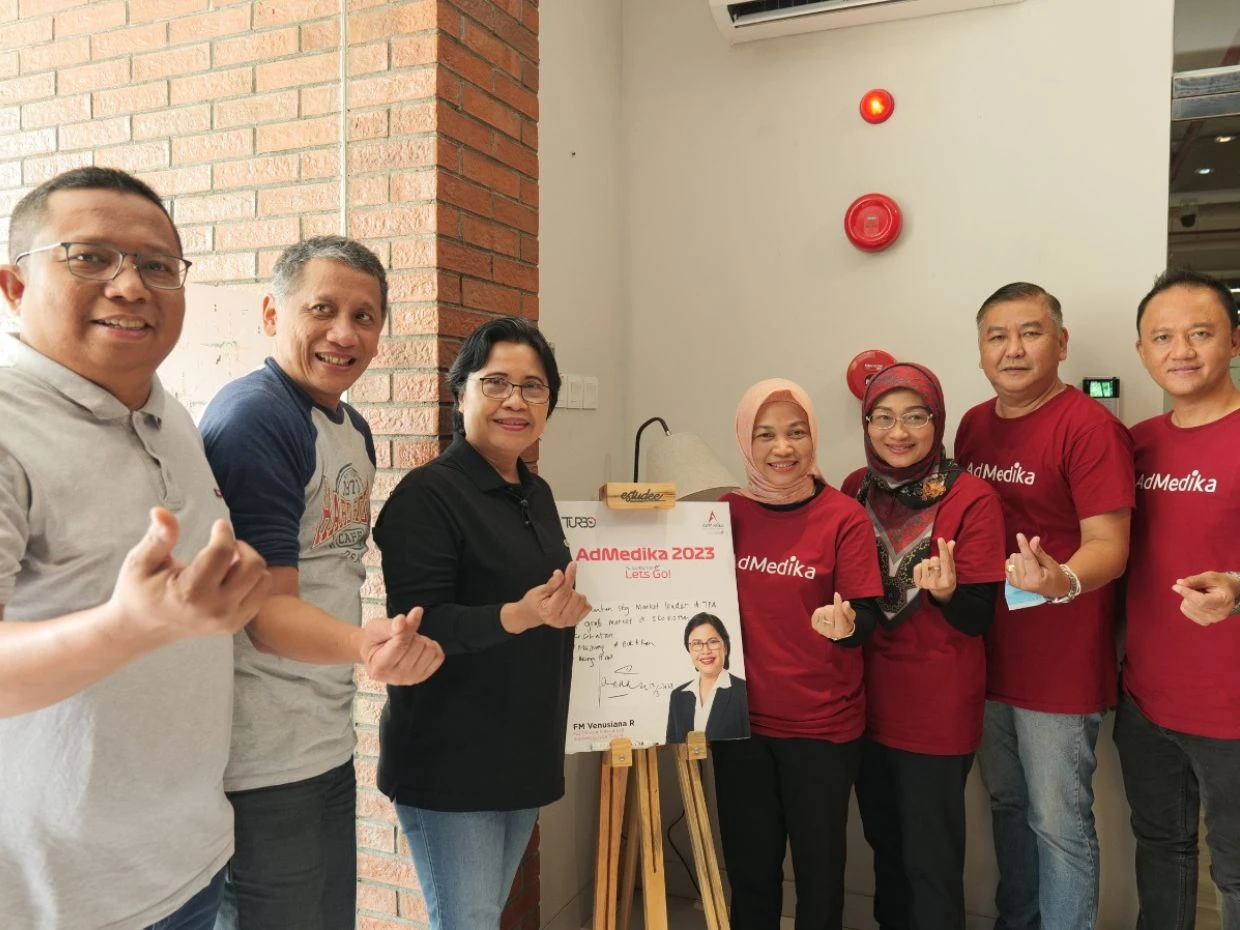PLT Direktur EBIS Telkom Indonesia Lakukan Kunjungan ke AdMedika Smart Operation (ASO) Solo