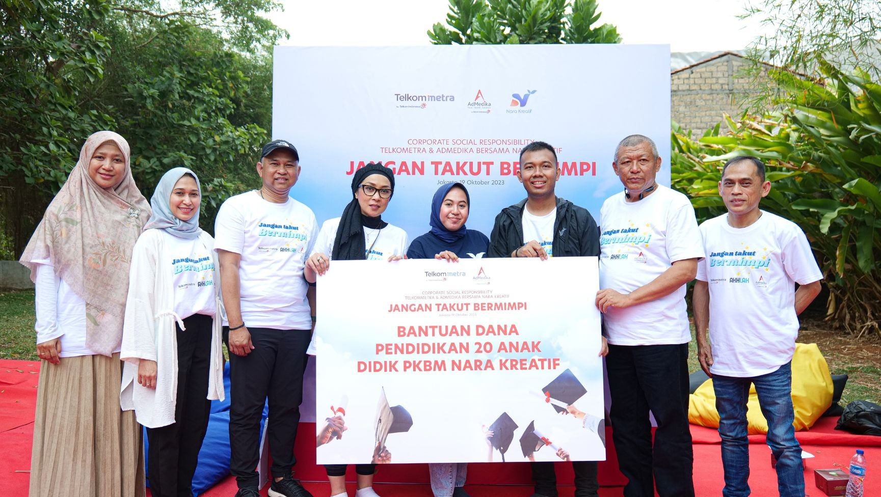 Supporting the Education of Out-of-School Children, AdMedika and TelkomMetra Collaborate with PKBM Nara Kreatif