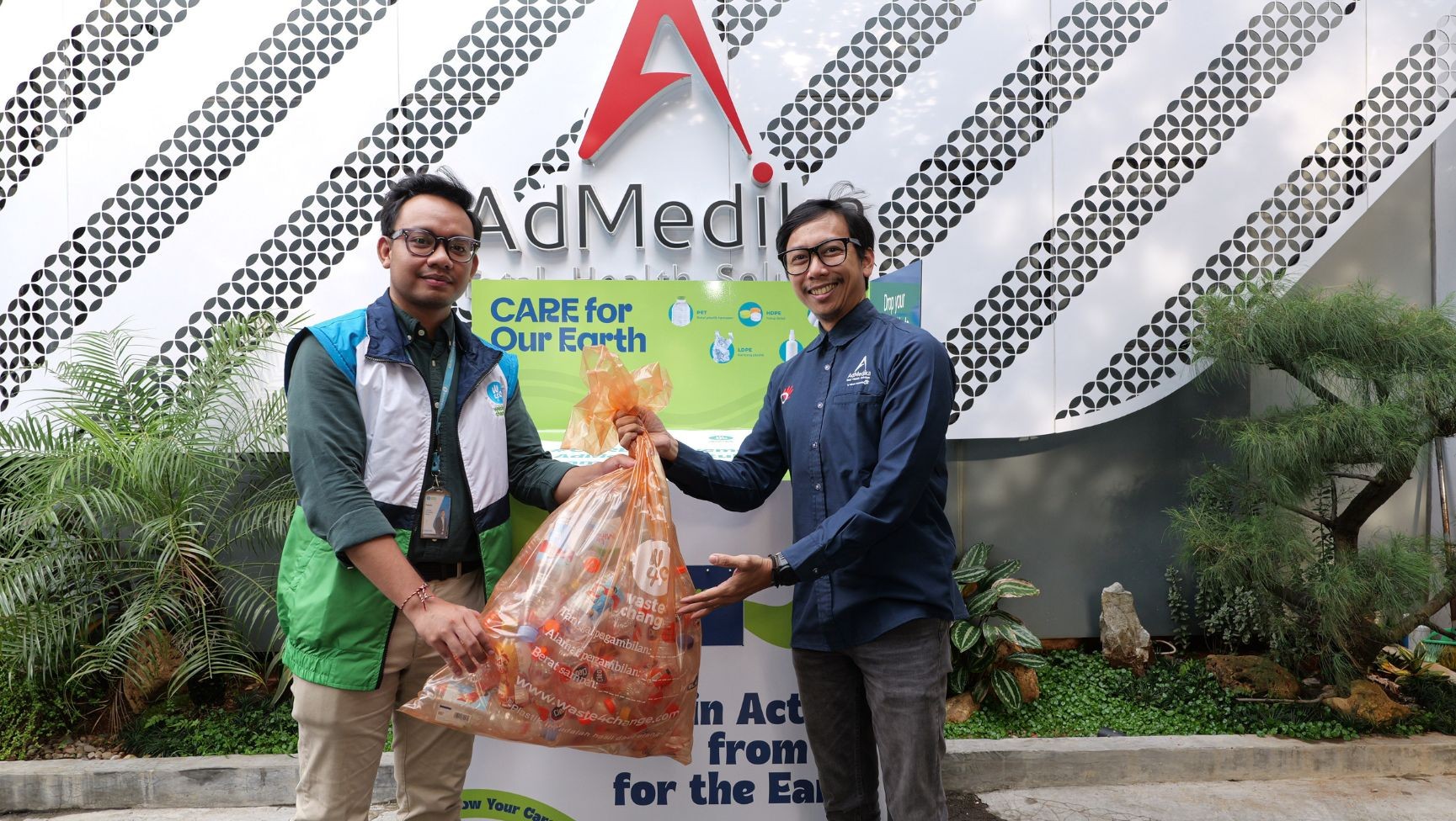 Aksi AdMedika Turut Jaga Bumi, Gandeng Waste4Change Kelola Sampah Kantor Menuju Zero Waste